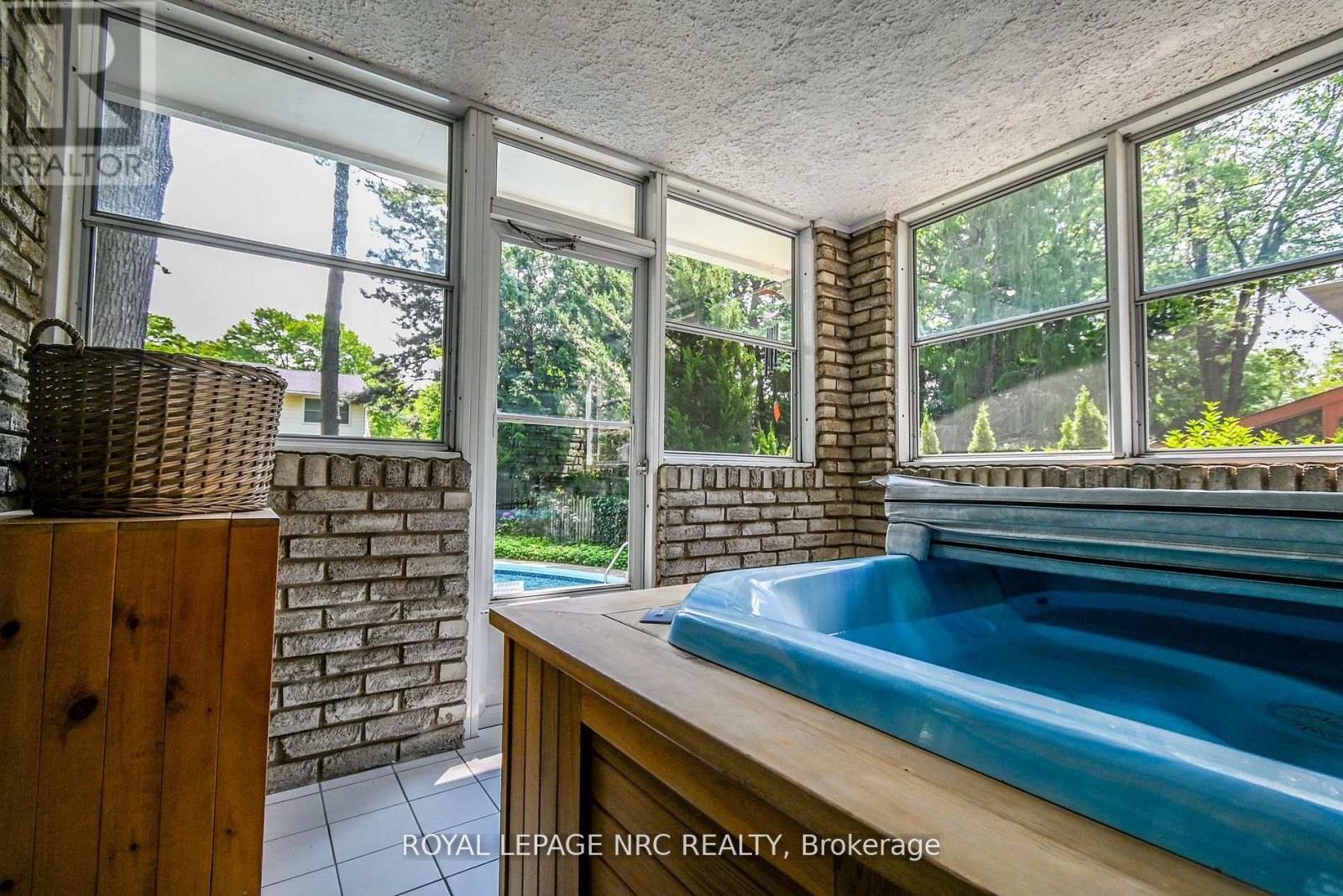 












7077 RIDGEWOOD CRESCENT

,
Niagara Falls (Casey),




Ontario
L2J2C2

