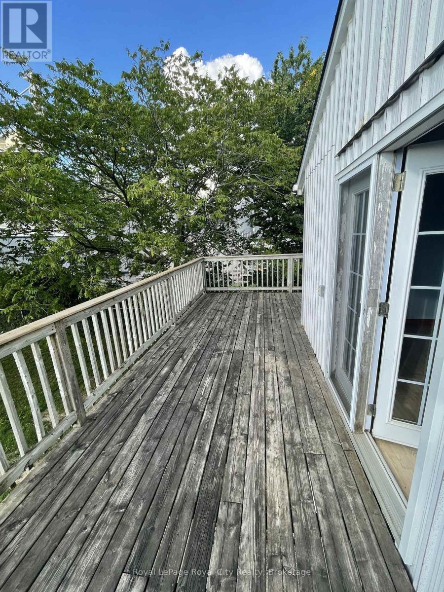 












245 SPEEDVALE AVENUE W

,
Guelph (Junction/Onward Willow),




Ontario
N1H1C5

