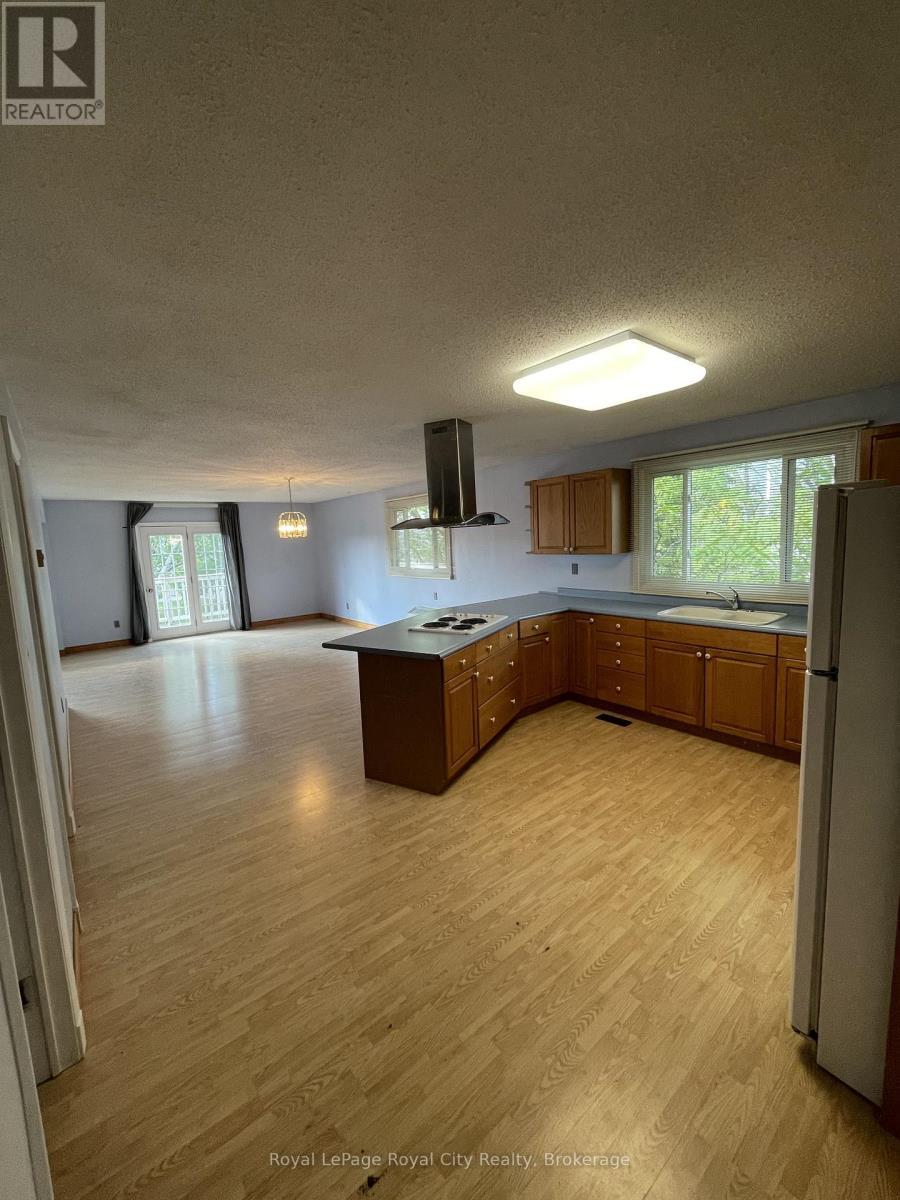 












245 SPEEDVALE AVENUE W

,
Guelph (Junction/Onward Willow),




Ontario
N1H1C5

