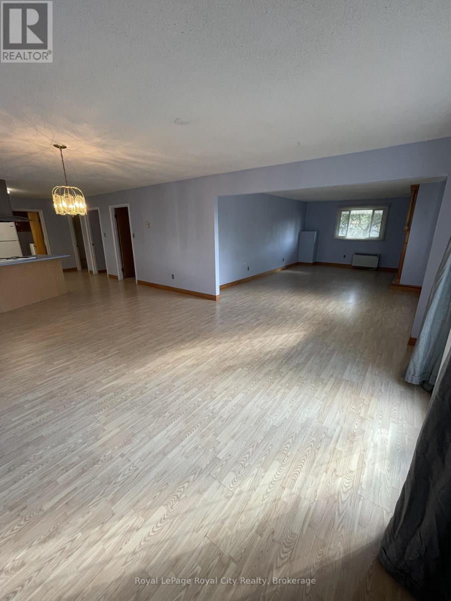 












245 SPEEDVALE AVENUE W

,
Guelph (Junction/Onward Willow),




Ontario
N1H1C5

