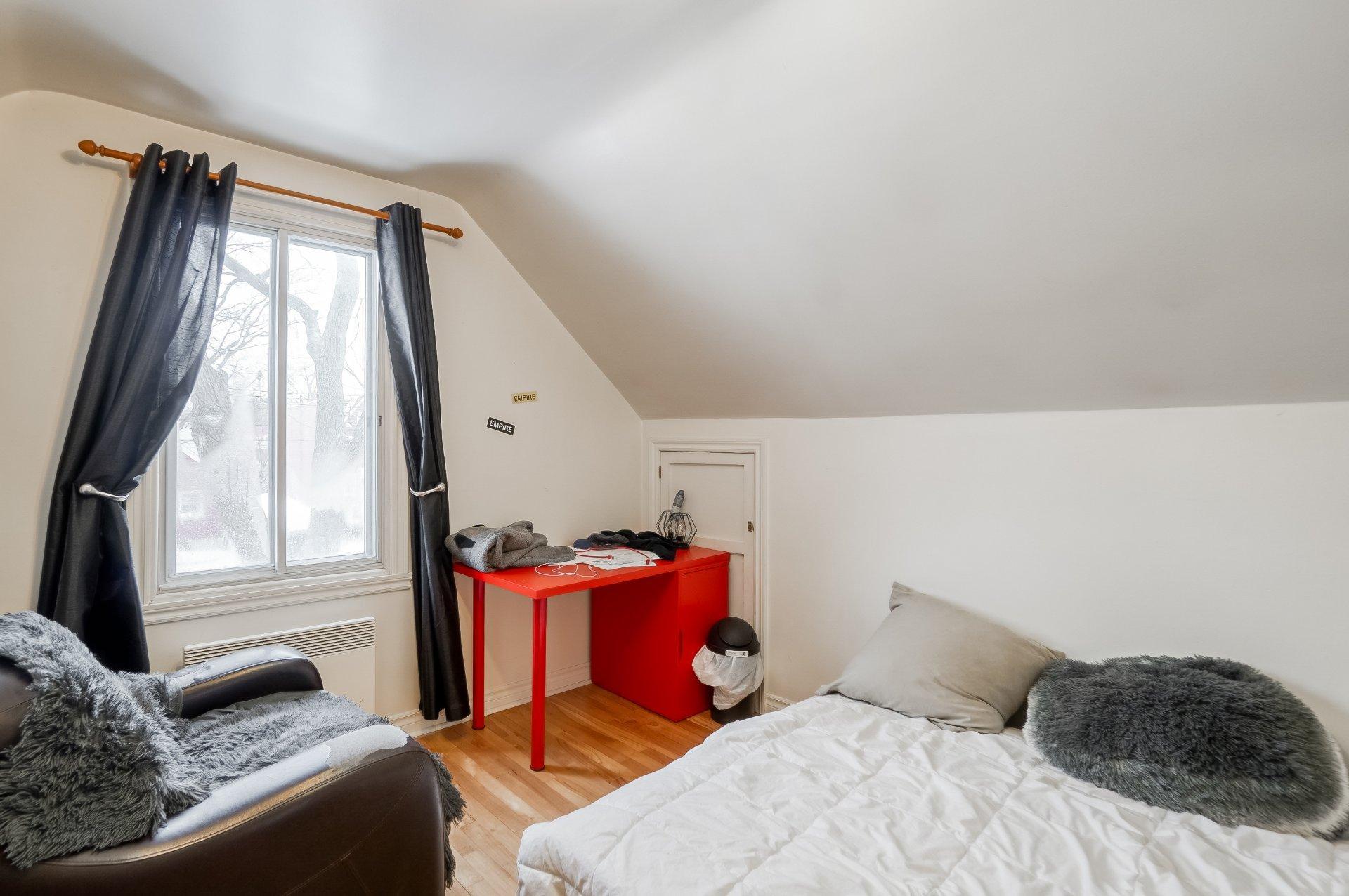 









5325


Av. Doherty

,
Montréal (Côte-des-Neiges/Notre-Dame-de-Grâce),




QC
H4V2B5

