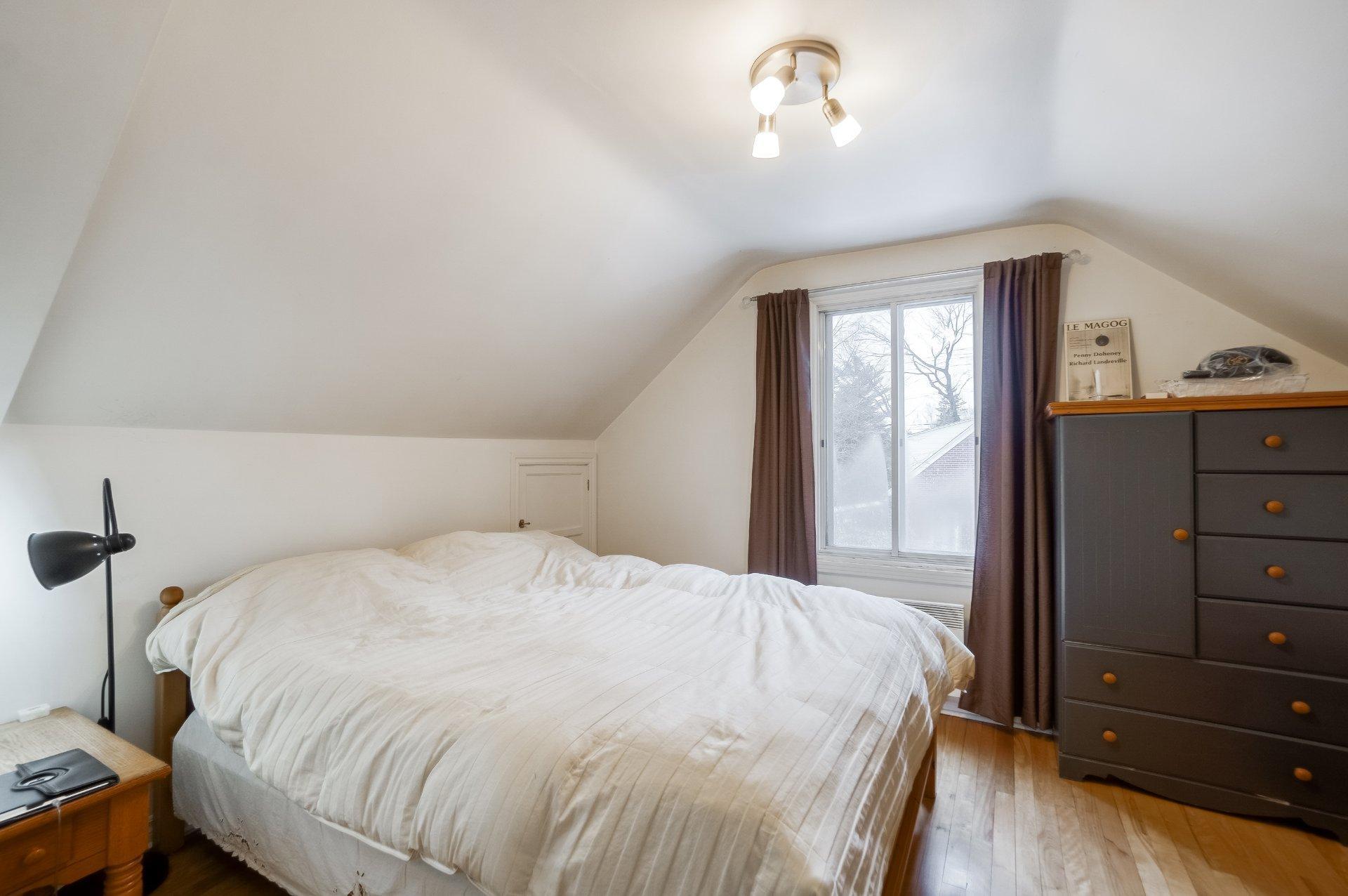 









5325


Av. Doherty

,
Montréal (Côte-des-Neiges/Notre-Dame-de-Grâce),




QC
H4V2B5

