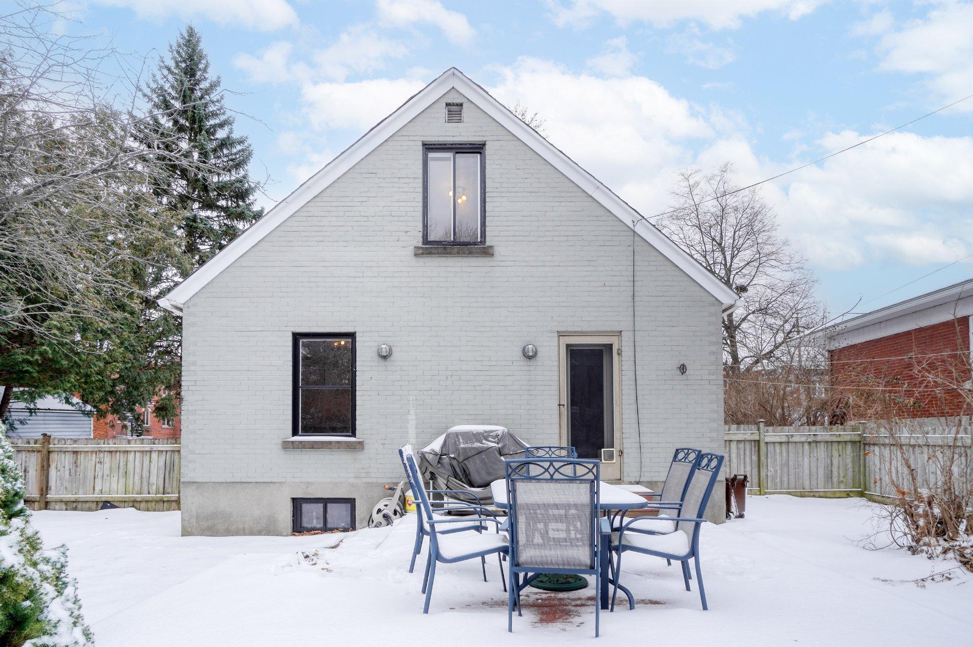 









5325


Av. Doherty

,
Montréal (Côte-des-Neiges/Notre-Dame-de-Grâce),




QC
H4V2B5

