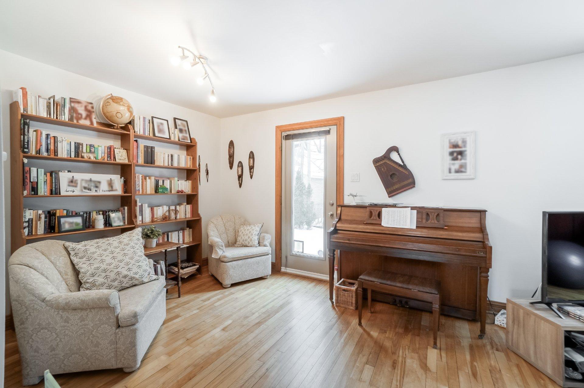 









5325


Av. Doherty

,
Montréal (Côte-des-Neiges/Notre-Dame-de-Grâce),




QC
H4V2B5

