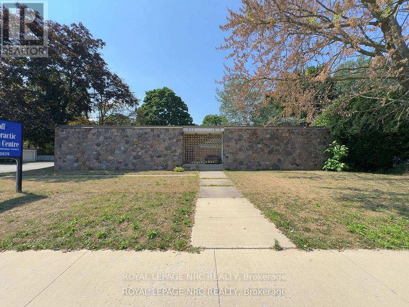 












4213/4207 DRUMMOND RD ROAD

,
Niagara Falls (Morrison),




Ontario
L2E6C2

