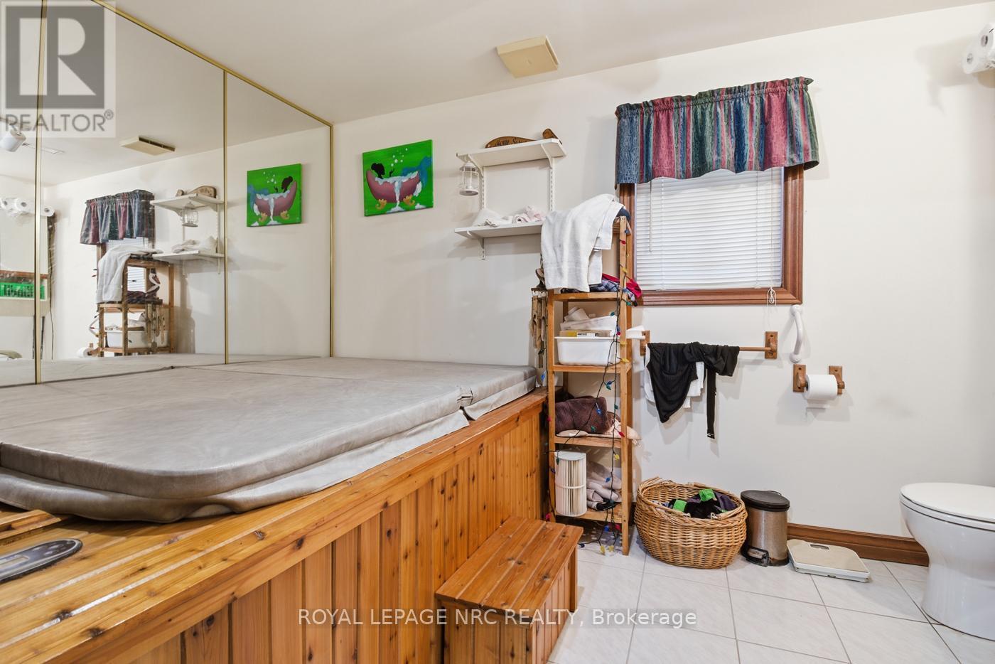 












3 BORDEN AVENUE

,
Port Colborne (Main Street),




Ontario
L3K3Z6

