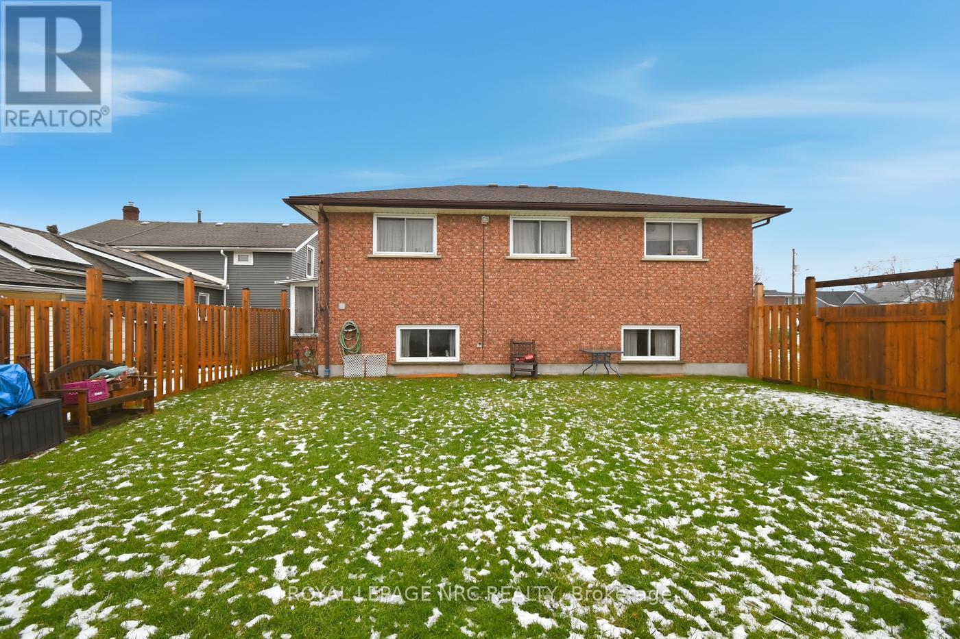 












3 BORDEN AVENUE

,
Port Colborne (Main Street),




Ontario
L3K3Z6

