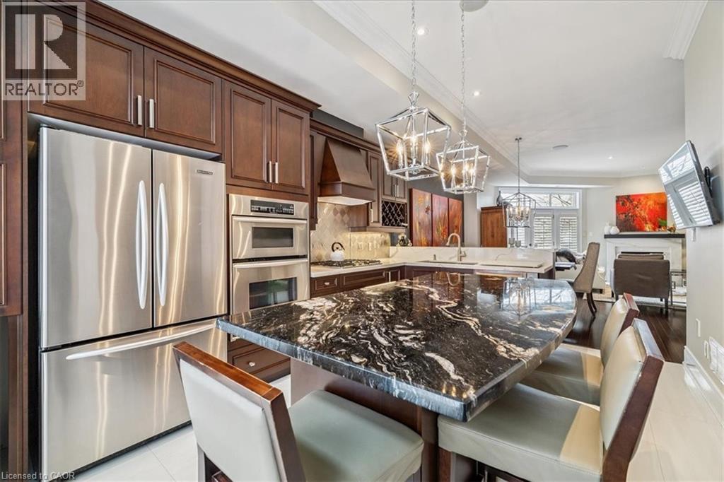 












120 BRONTE Road Unit# 3

,
Oakville,




Ontario
L6L3C1

