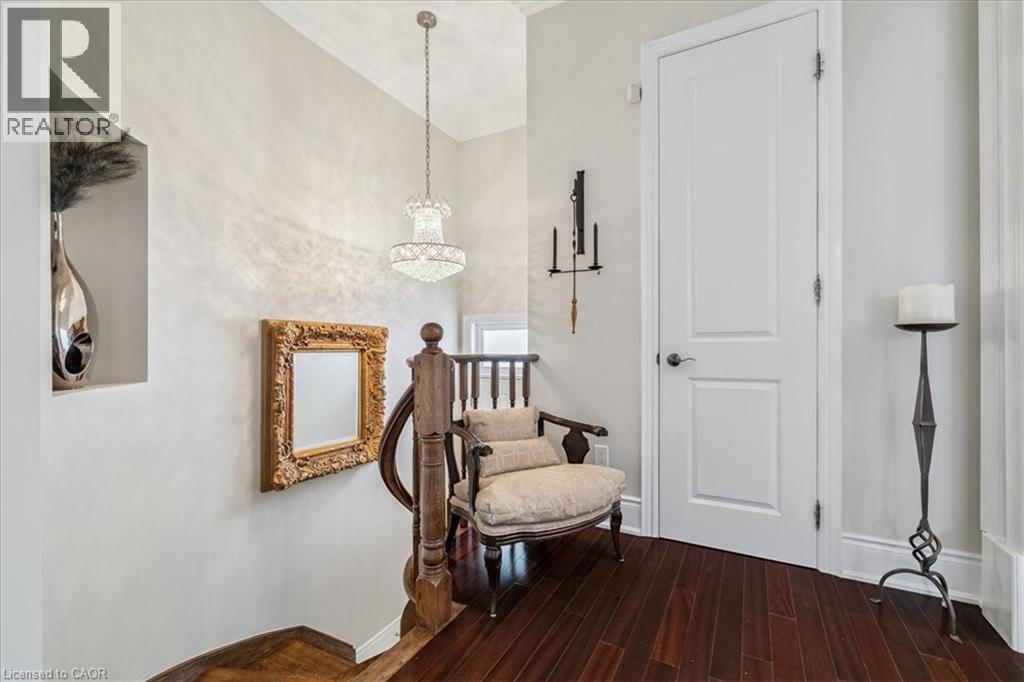 












120 BRONTE Road Unit# 3

,
Oakville,




Ontario
L6L3C1

