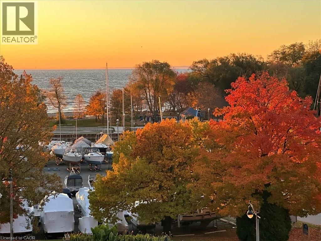 












120 BRONTE Road Unit# 3

,
Oakville,




Ontario
L6L3C1

