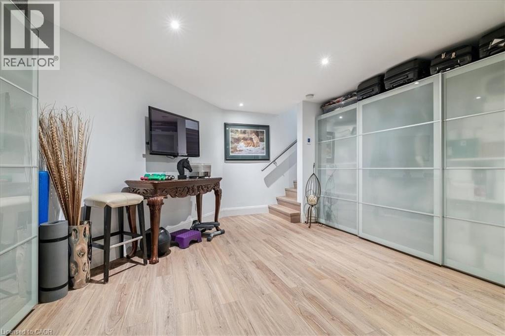 












120 BRONTE Road Unit# 3

,
Oakville,




Ontario
L6L3C1

