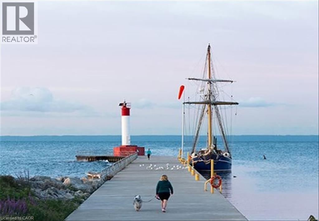 












120 BRONTE Road Unit# 3

,
Oakville,




Ontario
L6L3C1

