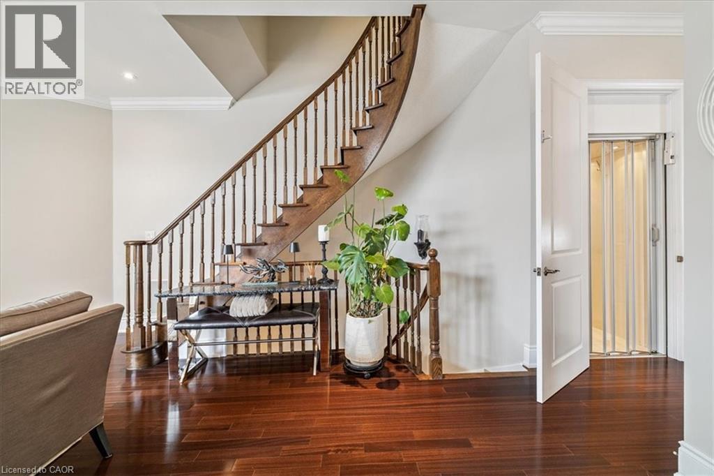 












120 BRONTE Road Unit# 3

,
Oakville,




Ontario
L6L3C1

