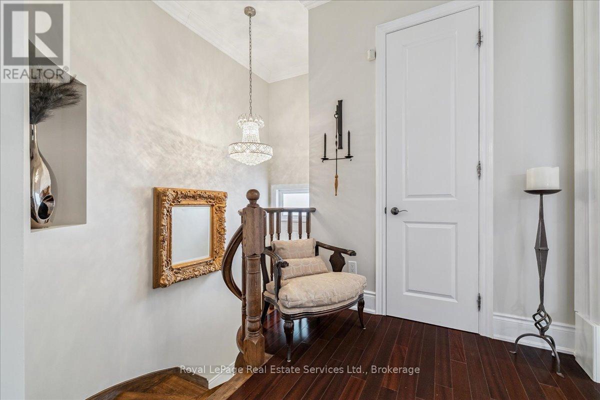 












3 - 120 BRONTE ROAD

,
Oakville (BR Bronte),




Ontario
L6L3C1

