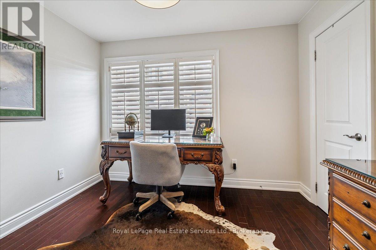 












3 - 120 BRONTE ROAD

,
Oakville (BR Bronte),




Ontario
L6L3C1

