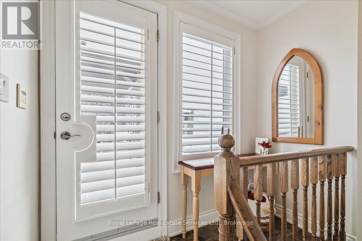 












3 - 120 BRONTE ROAD

,
Oakville (BR Bronte),




Ontario
L6L3C1

