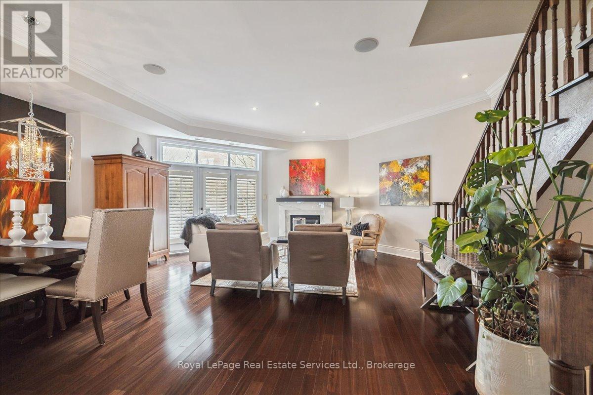 












3 - 120 BRONTE ROAD

,
Oakville (BR Bronte),




Ontario
L6L3C1

