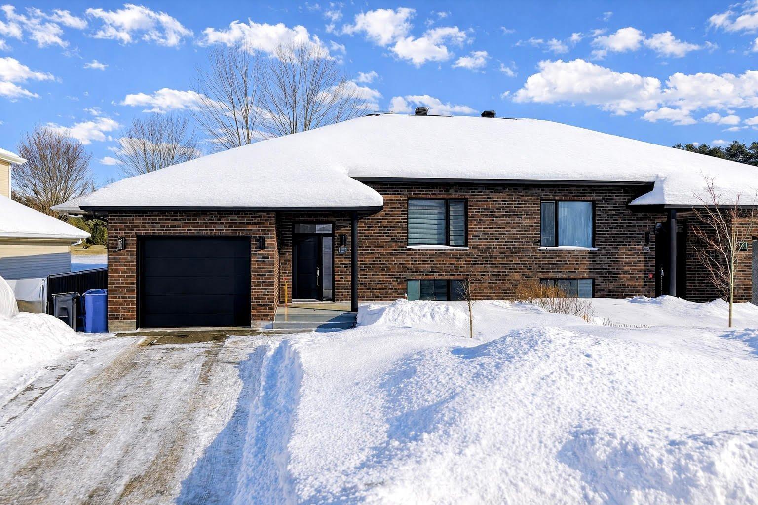 









1735


Rue Léo-Ayotte

,
Trois-Rivières,




QC
G8V0A3

