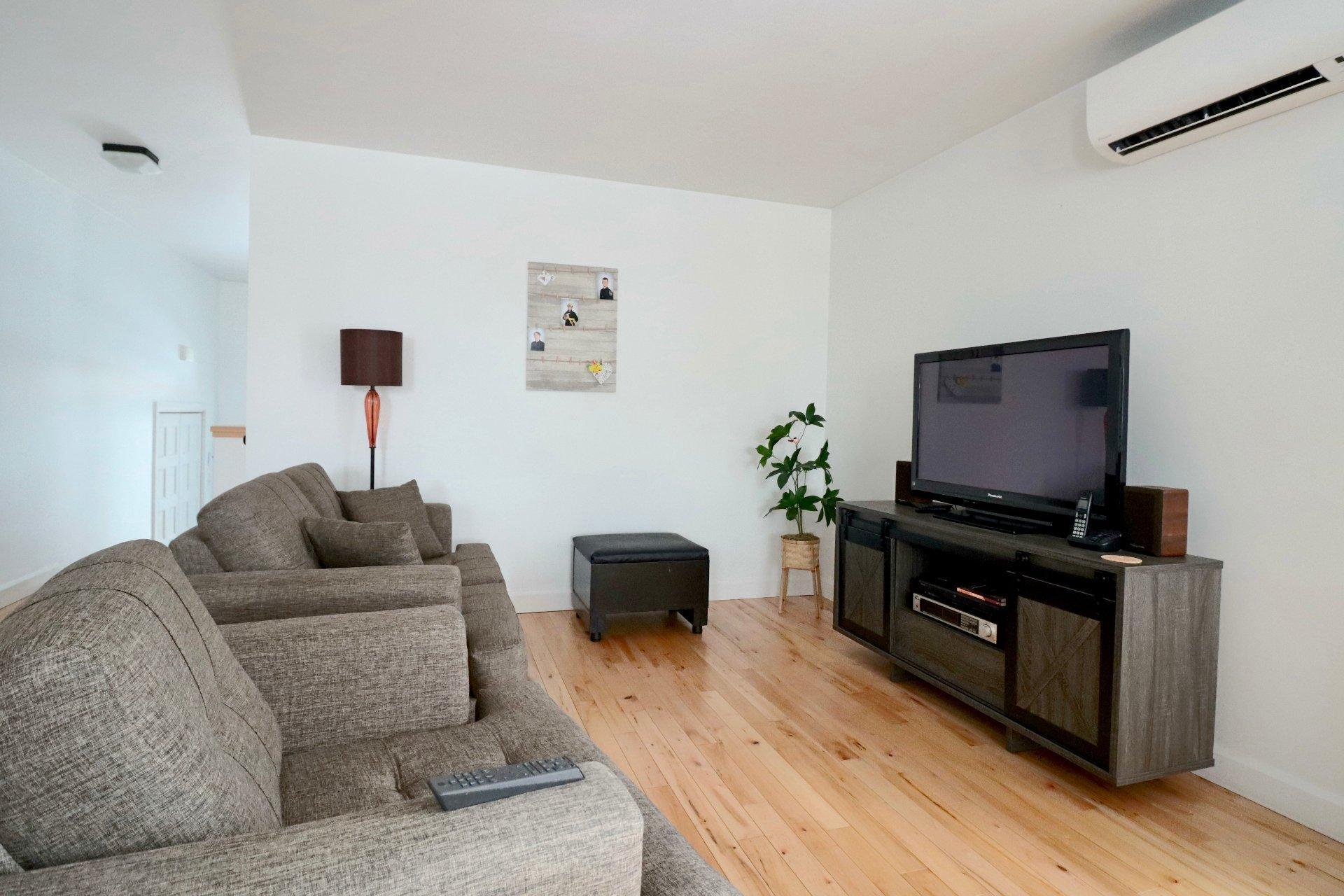 









1735


Rue Léo-Ayotte

,
Trois-Rivières,




QC
G8V0A3

