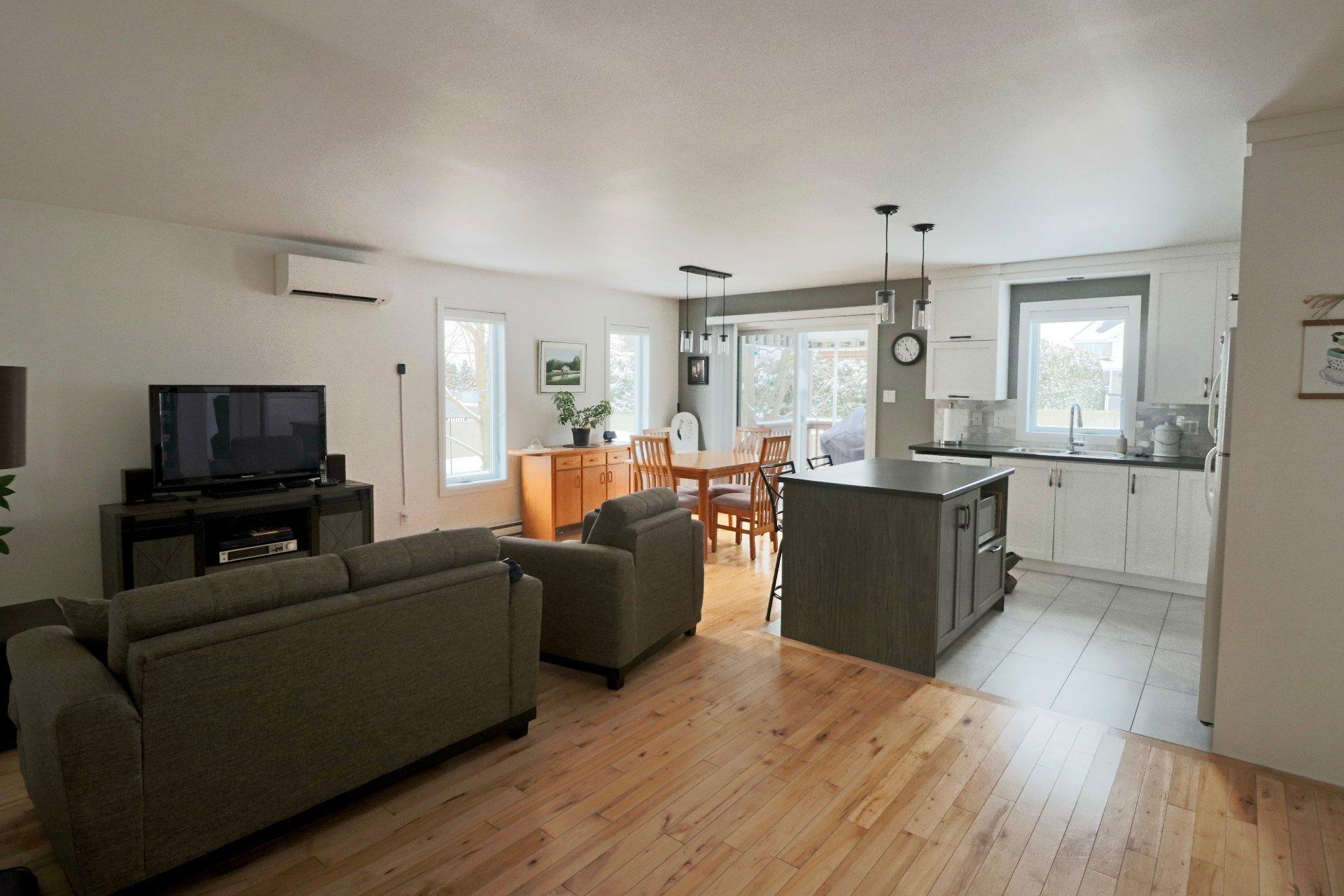 









1735


Rue Léo-Ayotte

,
Trois-Rivières,




QC
G8V0A3

