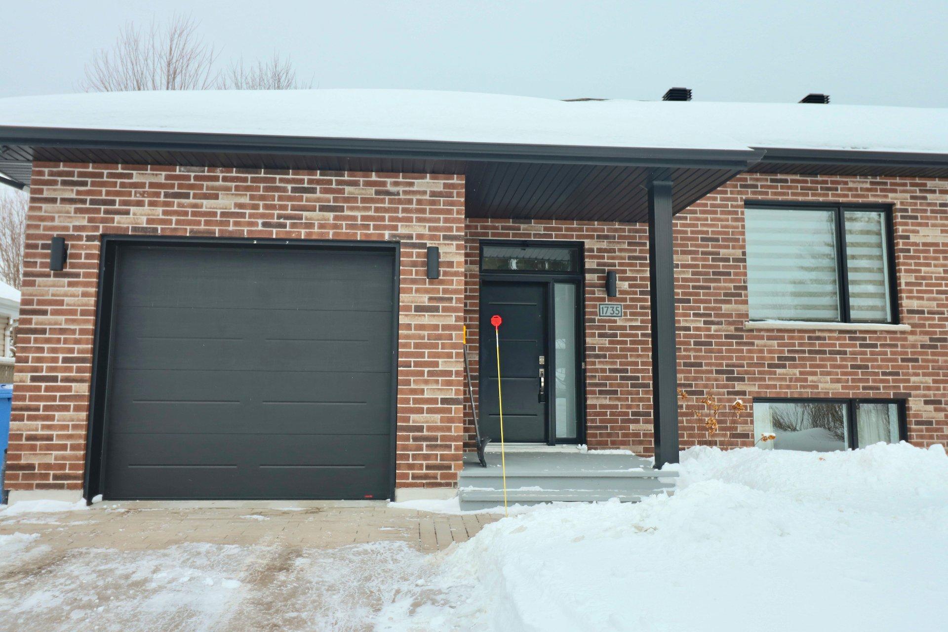 









1735


Rue Léo-Ayotte

,
Trois-Rivières,




QC
G8V0A3

