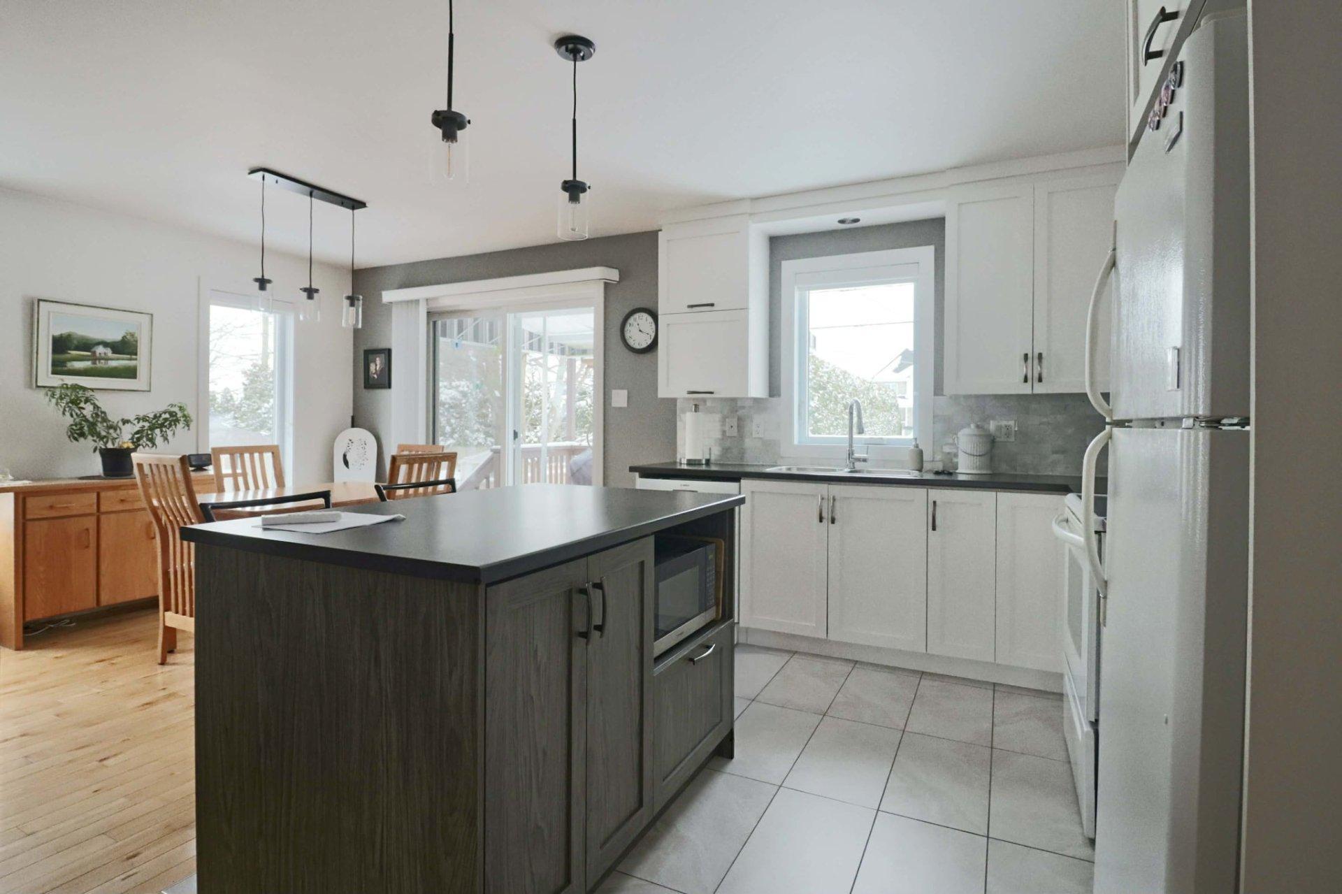 









1735


Rue Léo-Ayotte

,
Trois-Rivières,




QC
G8V0A3

