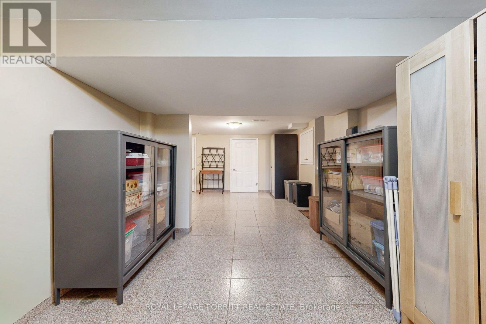 












1435 STRATHY AVENUE

,
Mississauga,




Ontario
L5E2L3

