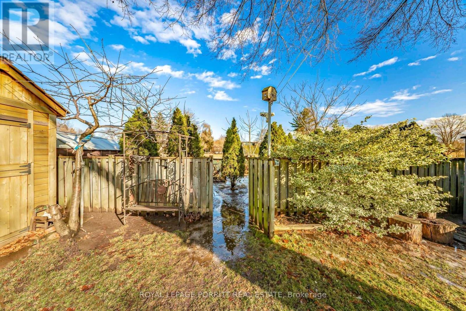 












1435 STRATHY AVENUE

,
Mississauga,




Ontario
L5E2L3

