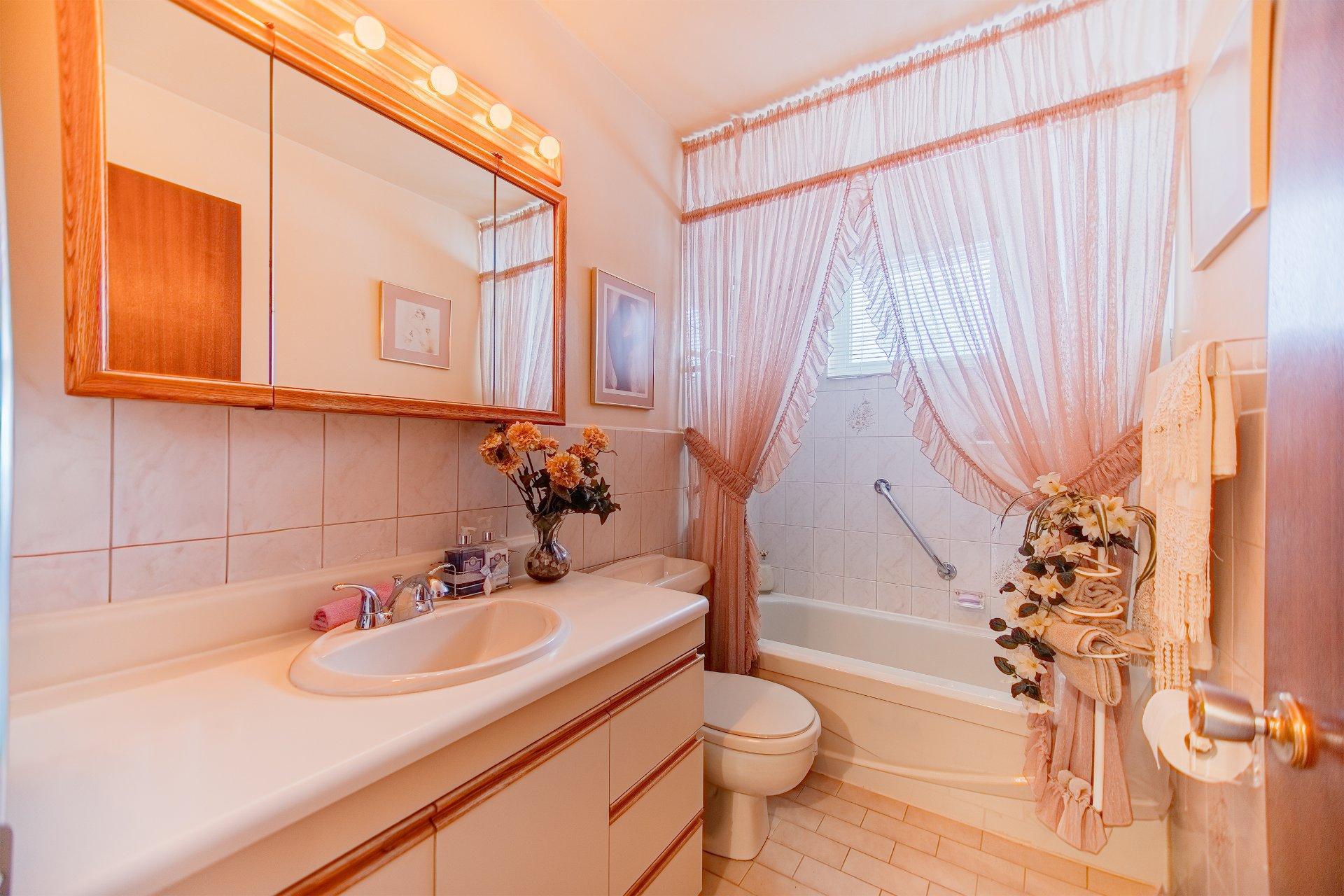 









50


Rue du Brézé

,
Sorel-Tracy,




QC
J3R4K4

