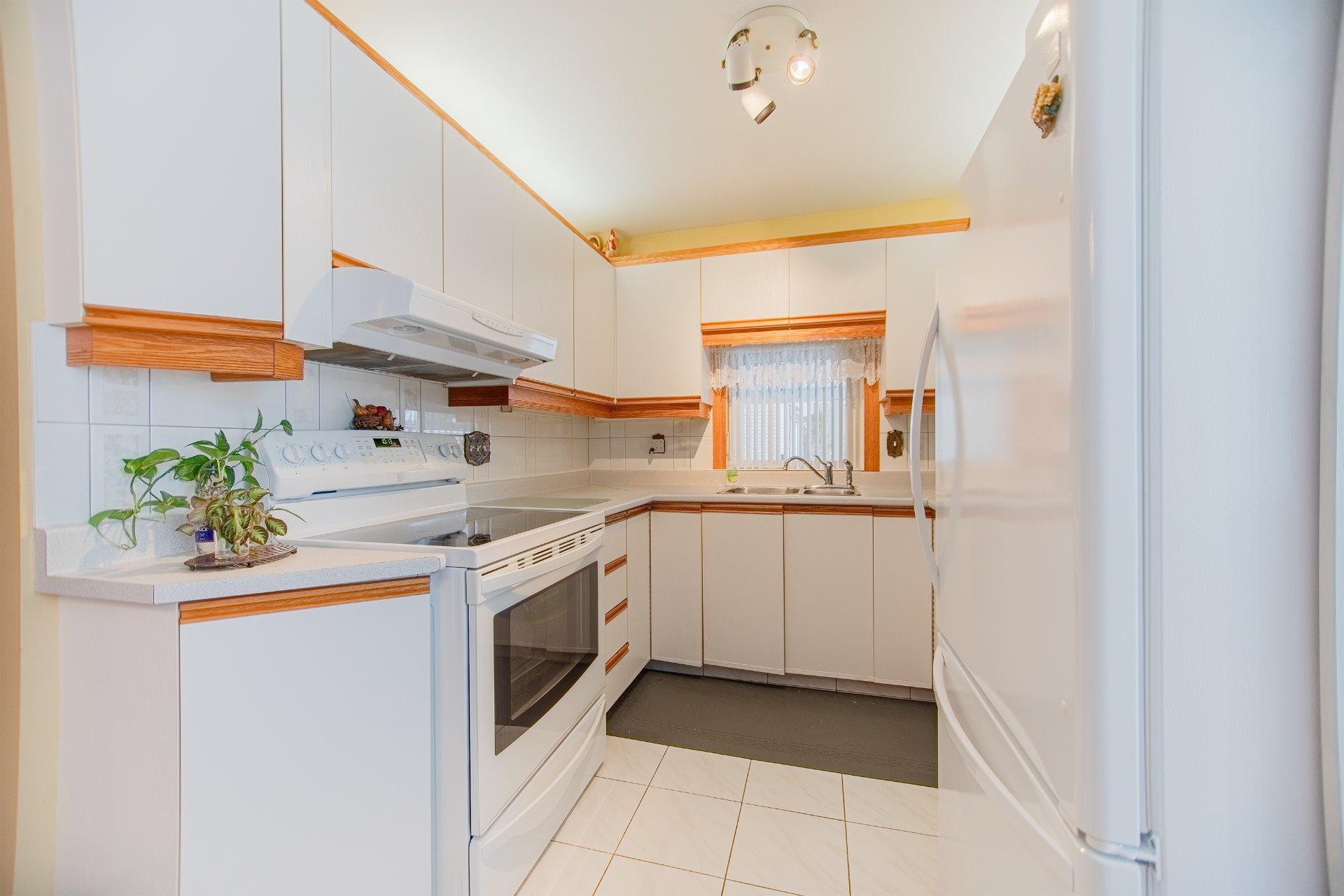 









50


Rue du Brézé

,
Sorel-Tracy,




QC
J3R4K4

