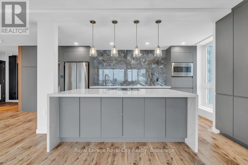 












511 - 19 WOODLAWN ROAD E

,
Guelph (Riverside Park),




Ontario
N1H7B1

