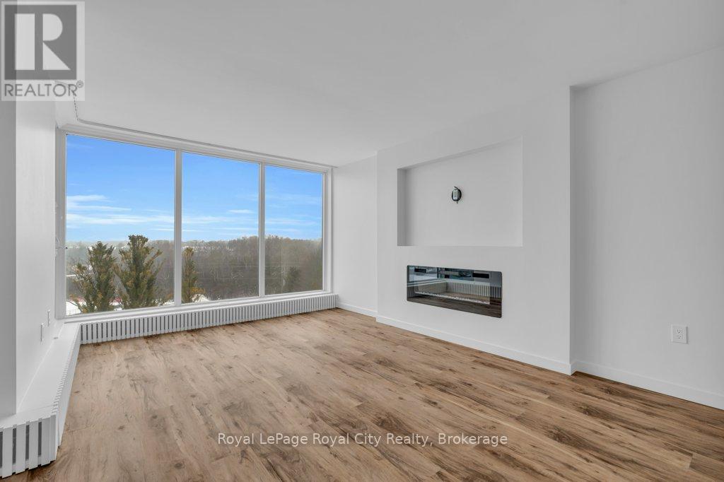 












511 - 19 WOODLAWN ROAD E

,
Guelph (Riverside Park),




Ontario
N1H7B1

