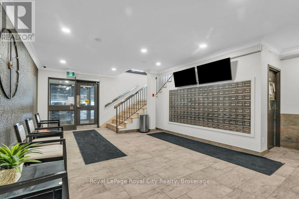 












511 - 19 WOODLAWN ROAD E

,
Guelph (Riverside Park),




Ontario
N1H7B1

