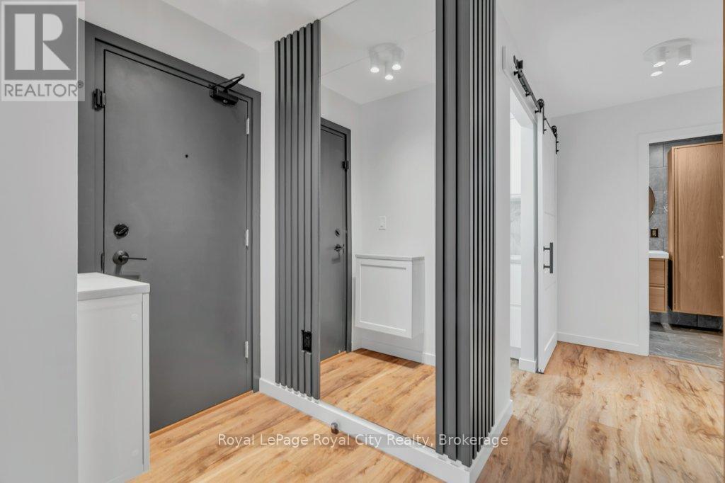 












511 - 19 WOODLAWN ROAD E

,
Guelph (Riverside Park),




Ontario
N1H7B1

