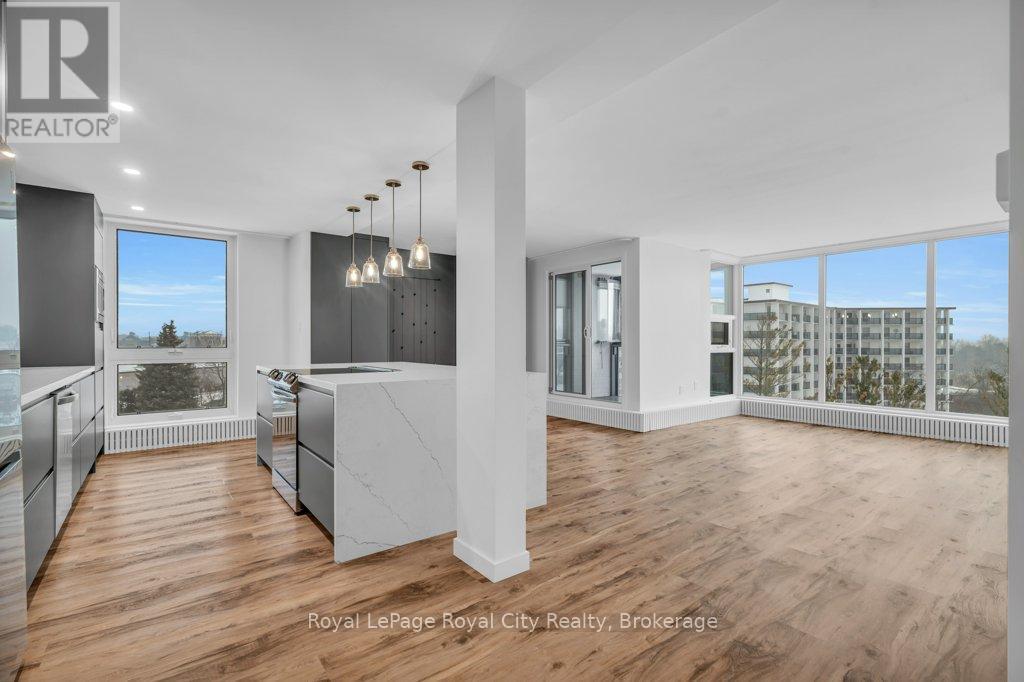 












511 - 19 WOODLAWN ROAD E

,
Guelph (Riverside Park),




Ontario
N1H7B1

