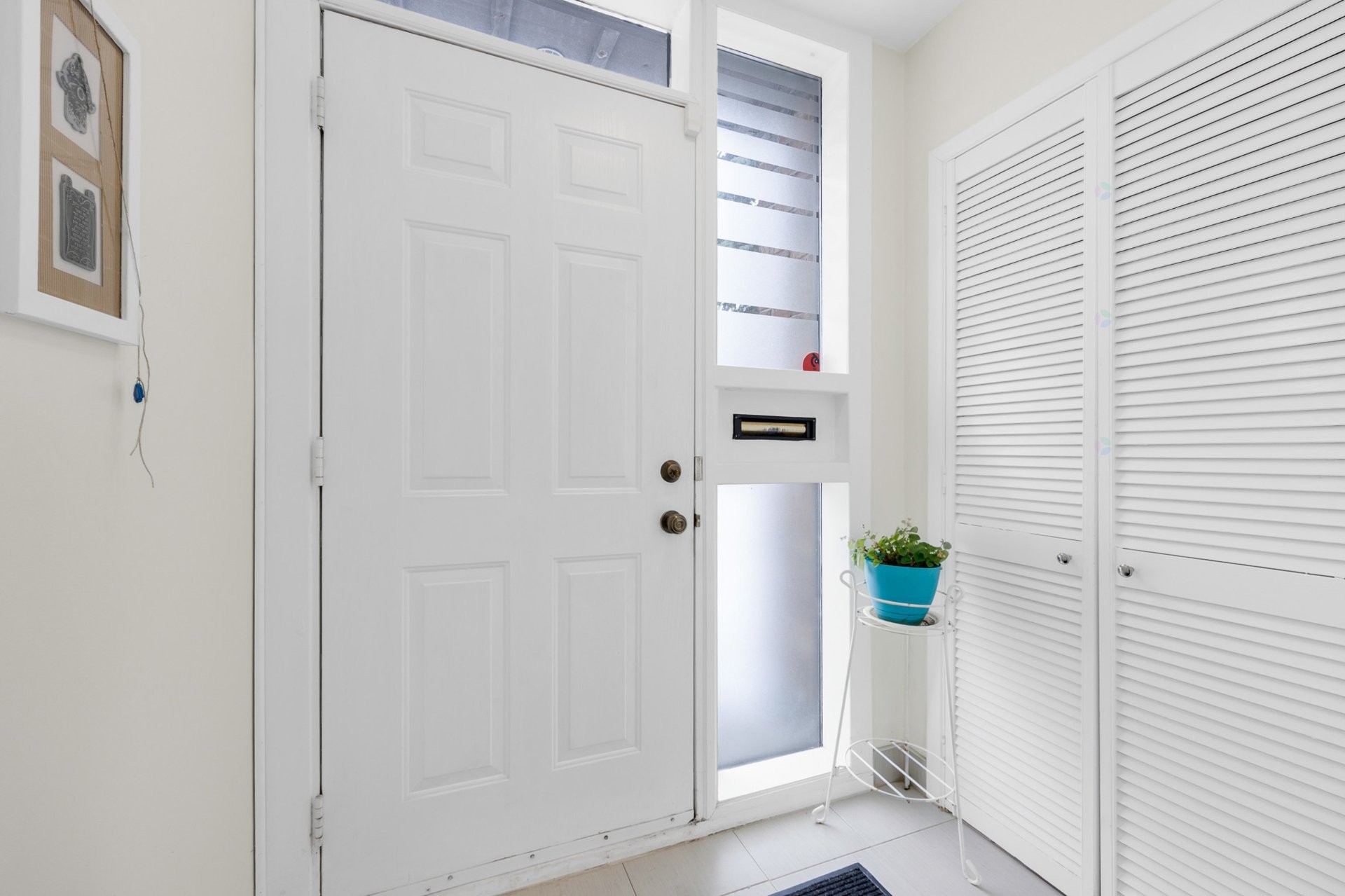 









5627


Ch. Merrimac

,
Côte-Saint-Luc,




QC
H4W1S5

