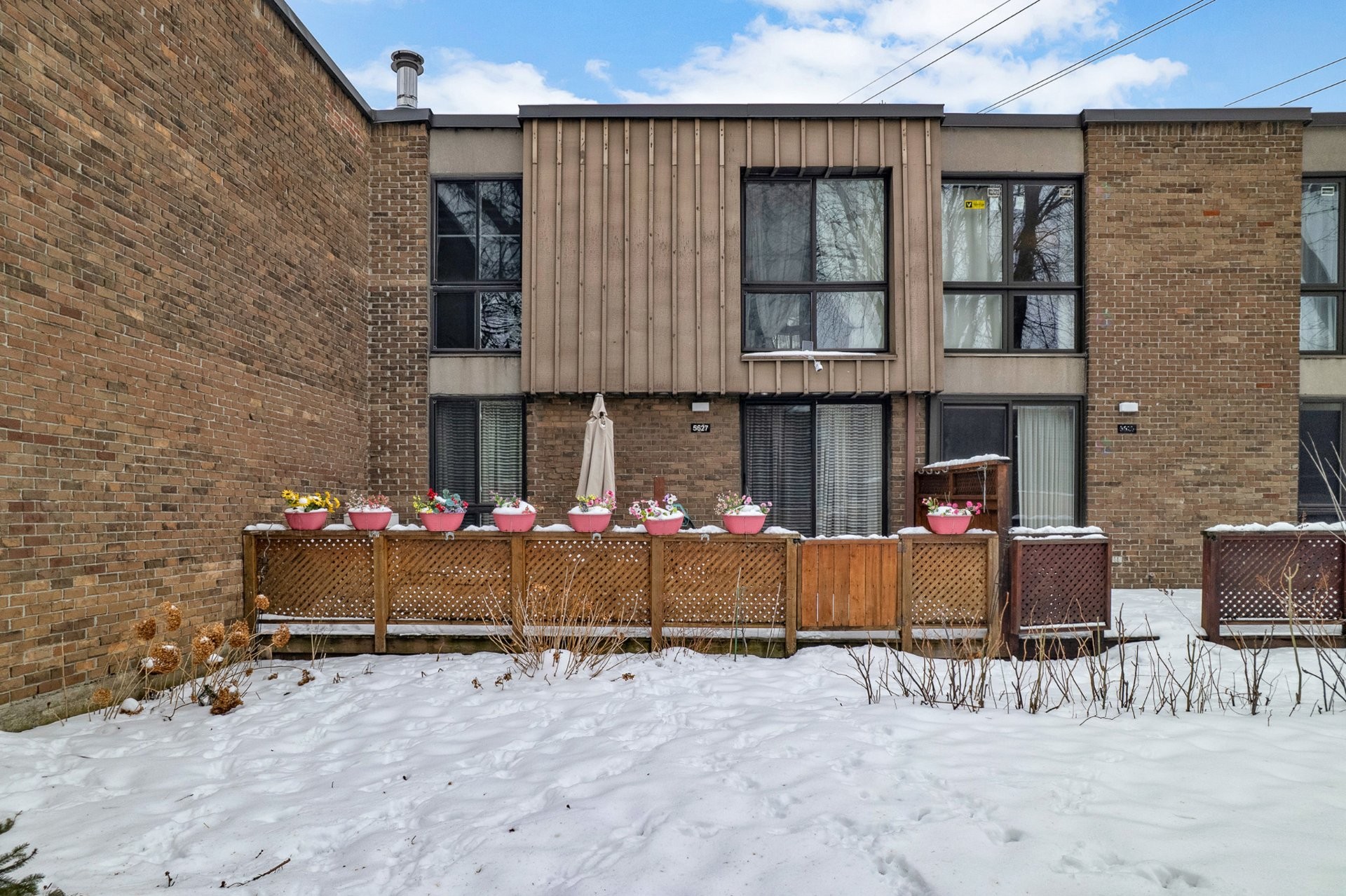 









5627


Ch. Merrimac

,
Côte-Saint-Luc,




QC
H4W1S5

