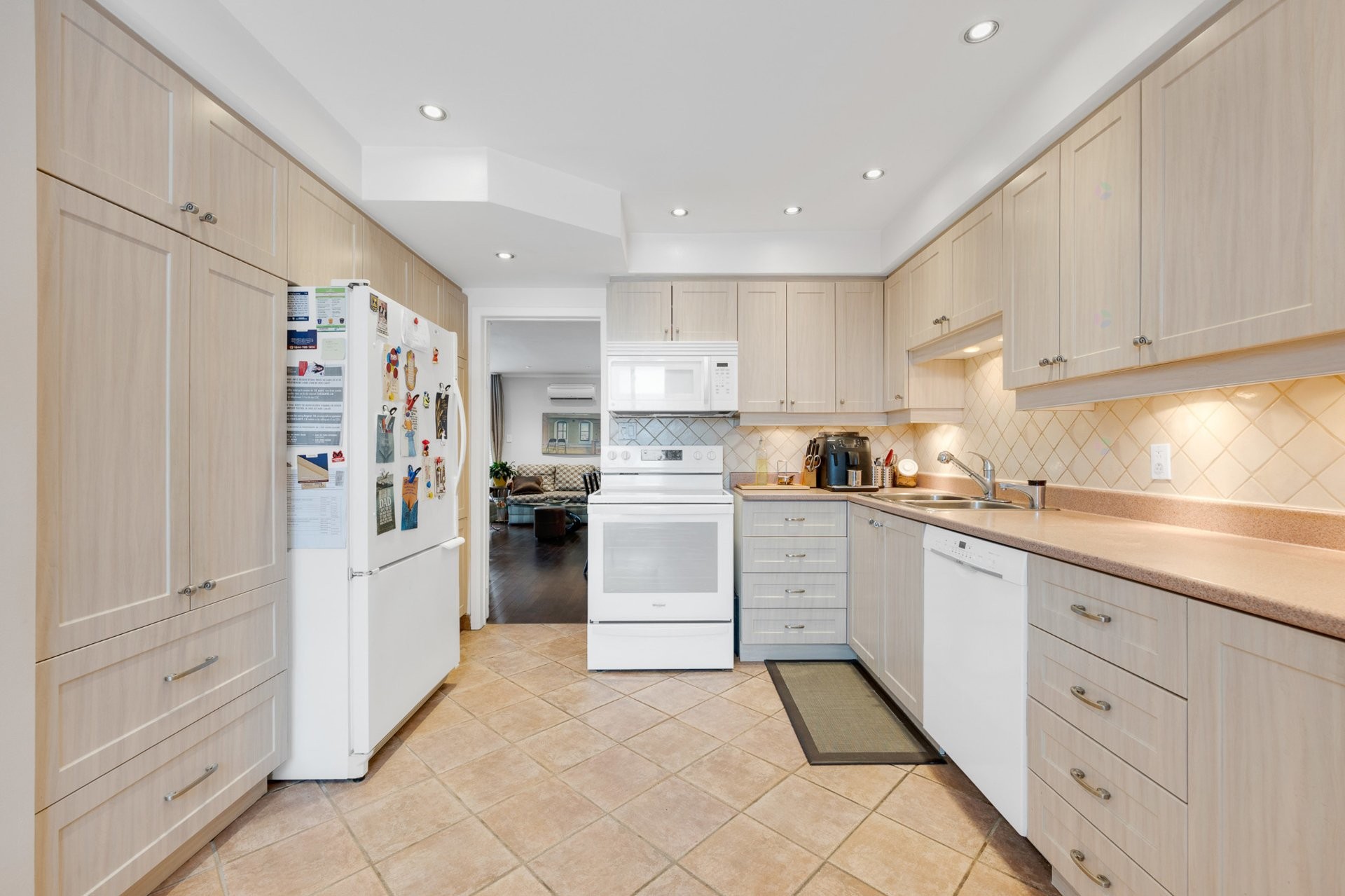 









5627


Ch. Merrimac

,
Côte-Saint-Luc,




QC
H4W1S5

