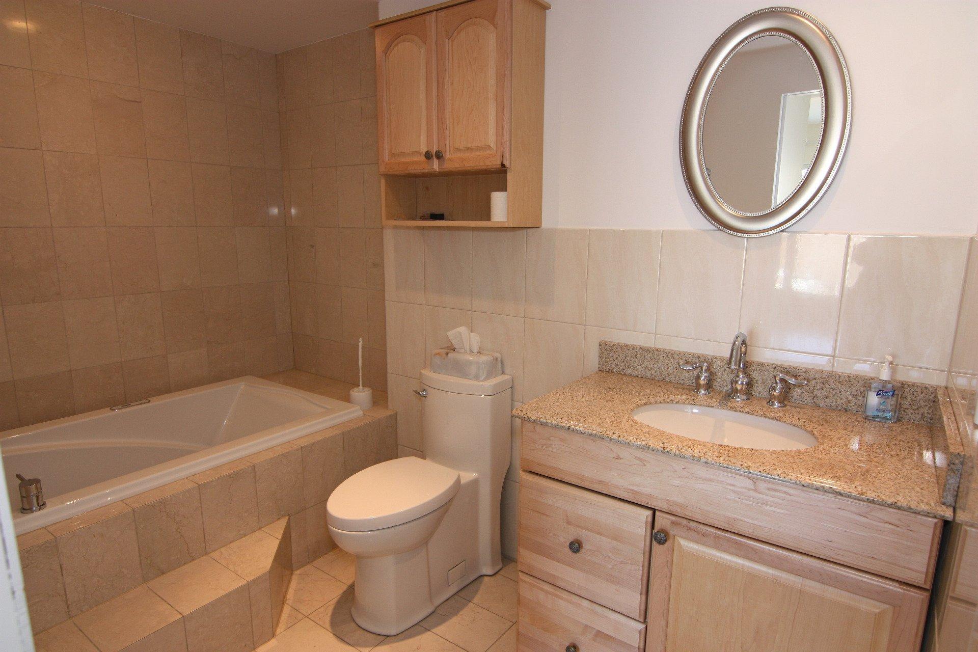 









1080


Rue St-Mathieu

, 802,
Montréal (Ville-Marie),




QC
H3H2S8

