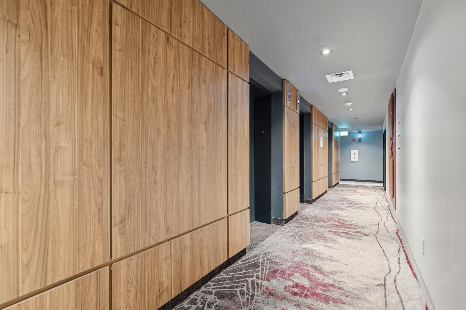 









5905Z


Boul. du Quartier

, 904,
Brossard,




QC
J4Z0R7

