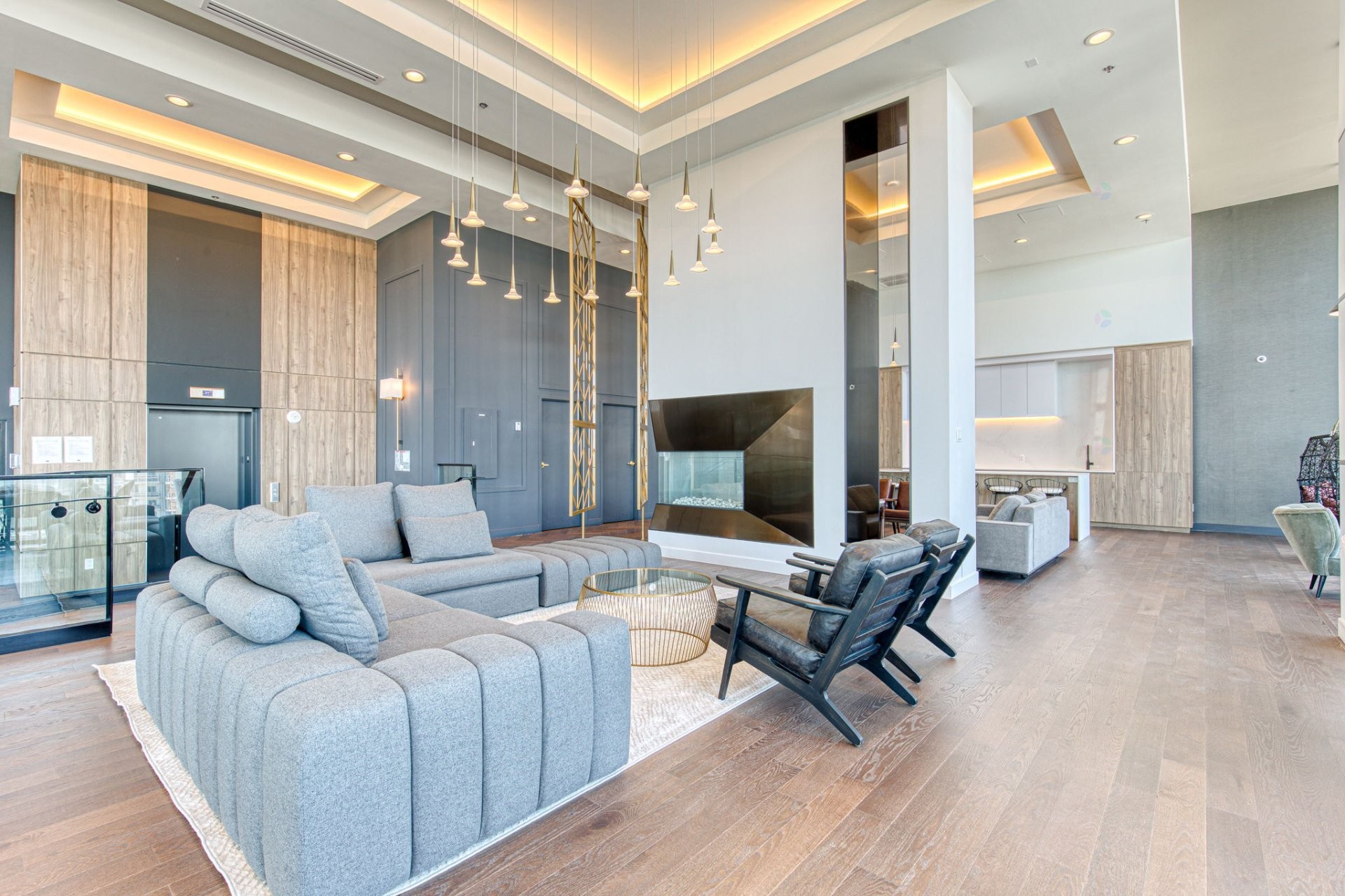 









5905Z


Boul. du Quartier

, 904,
Brossard,




QC
J4Z0R7

