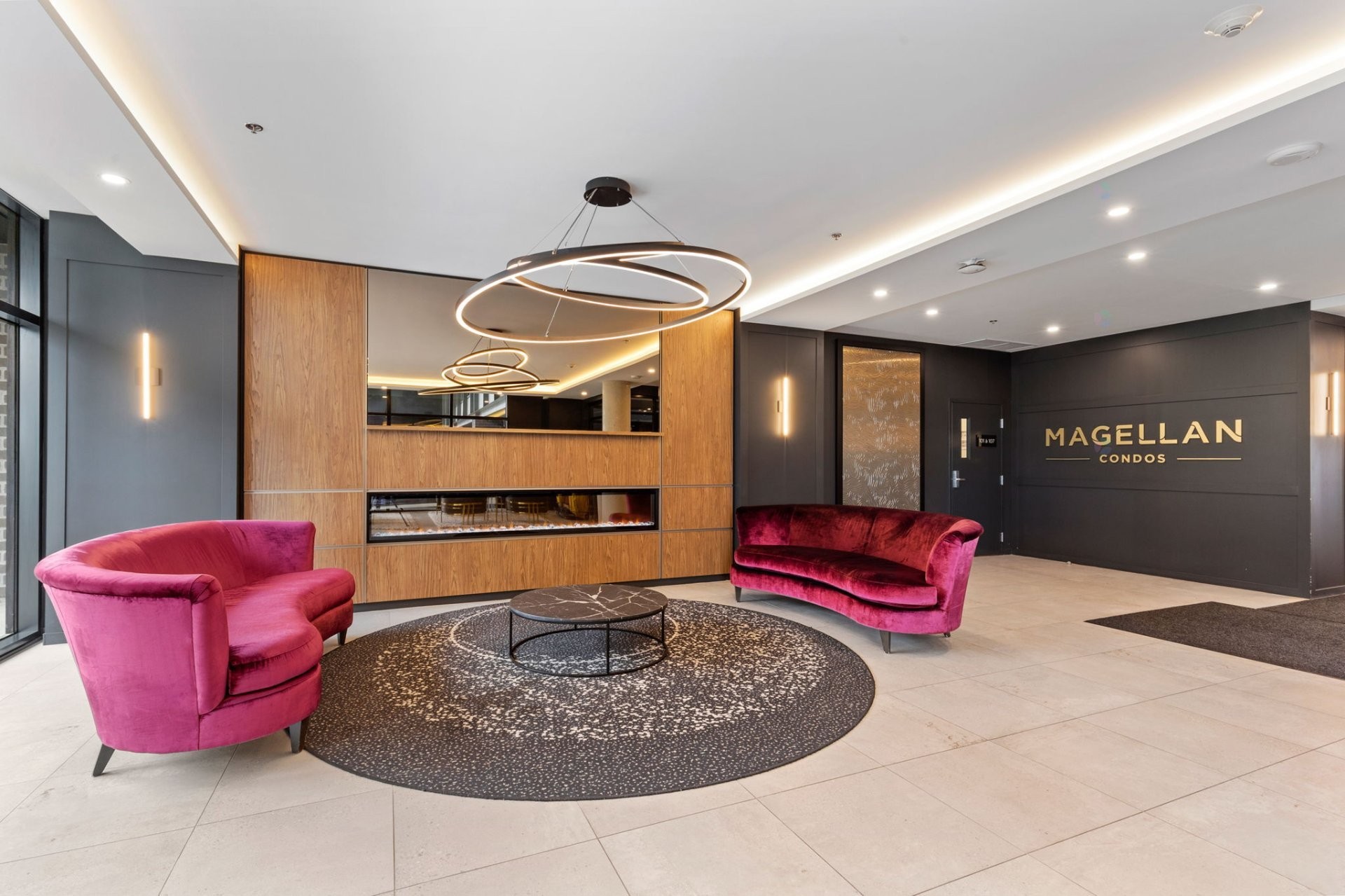 









5905Z


Boul. du Quartier

, 904,
Brossard,




QC
J4Z0R7

