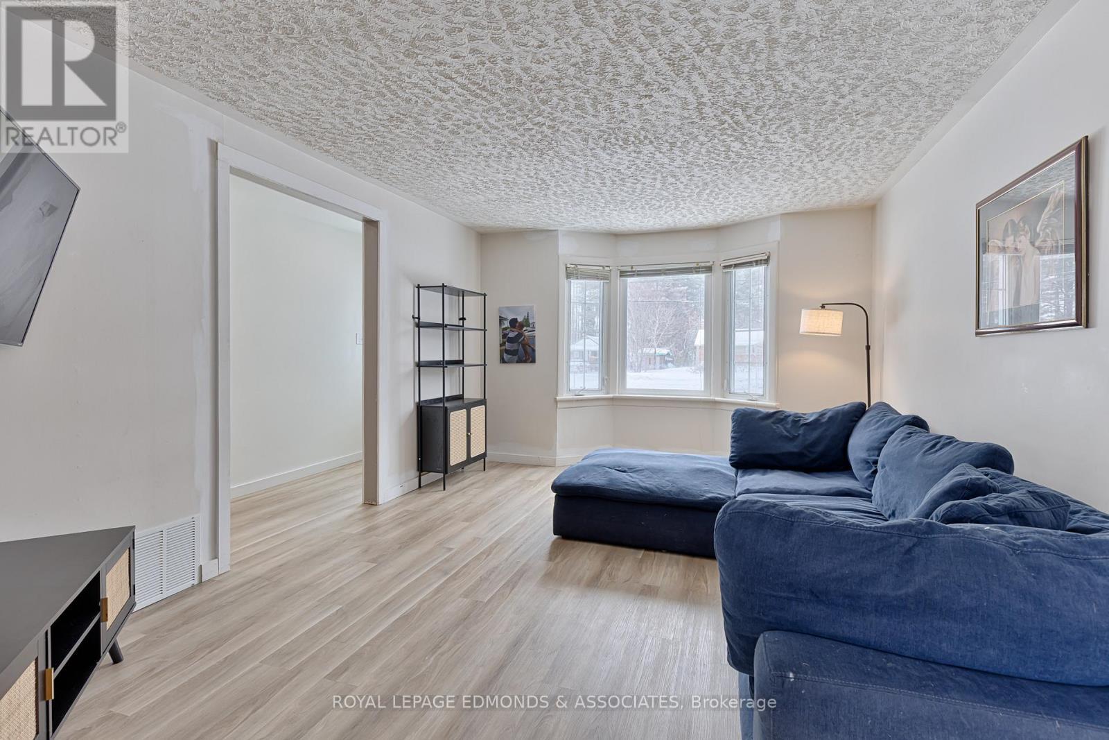 












13 PLANT ROAD

,
Laurentian Hills,




Ontario
K0J1J0


