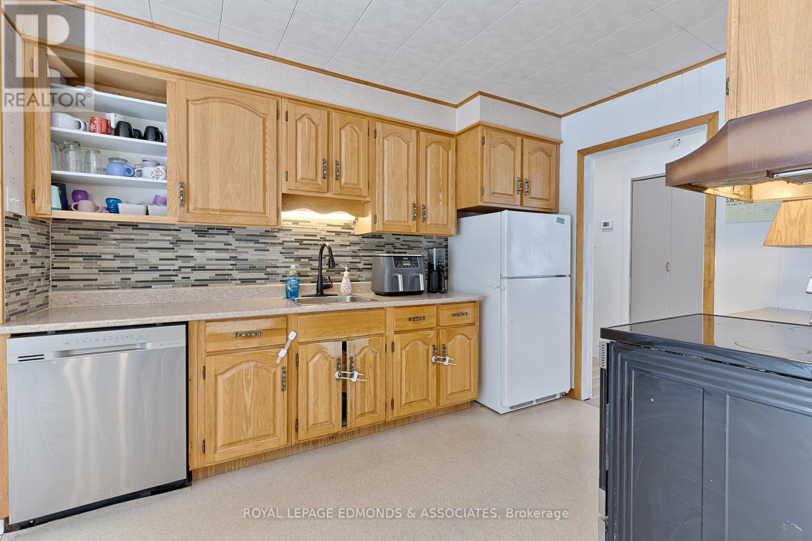 












13 PLANT ROAD

,
Laurentian Hills,




Ontario
K0J1J0

