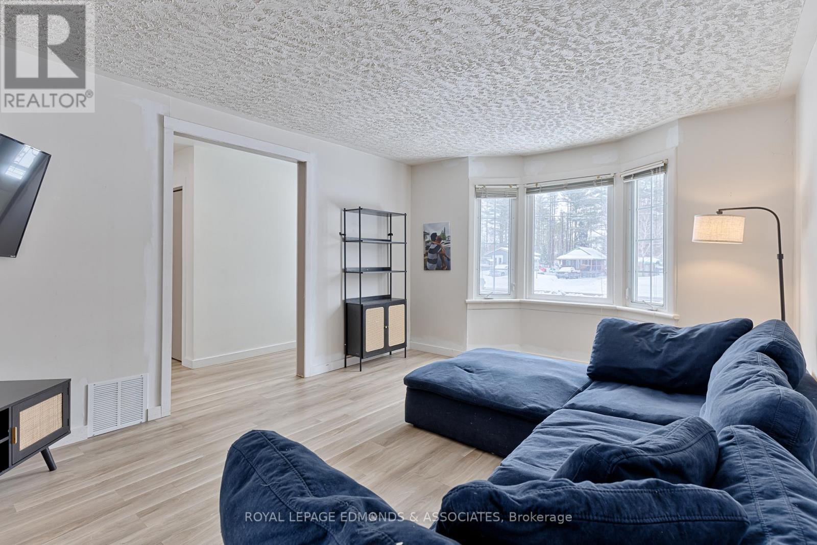 












13 PLANT ROAD

,
Laurentian Hills,




Ontario
K0J1J0

