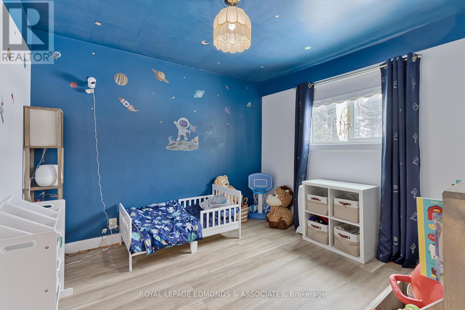 












13 PLANT ROAD

,
Laurentian Hills,




Ontario
K0J1J0

