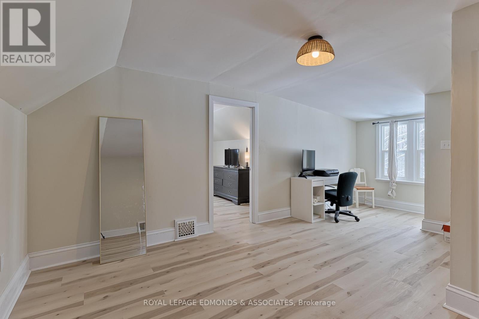 












13 PLANT ROAD

,
Laurentian Hills,




Ontario
K0J1J0

