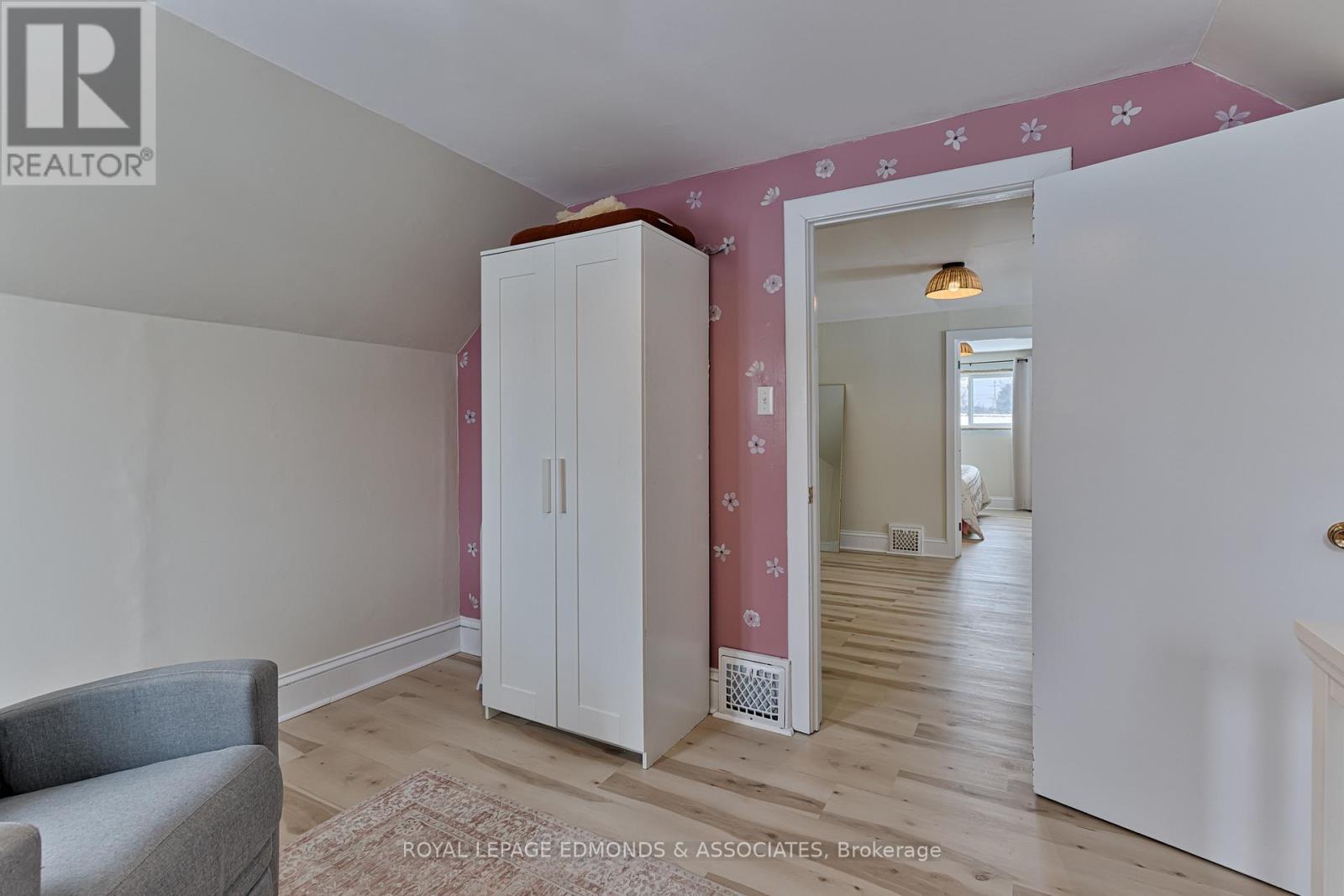 












13 PLANT ROAD

,
Laurentian Hills,




Ontario
K0J1J0

