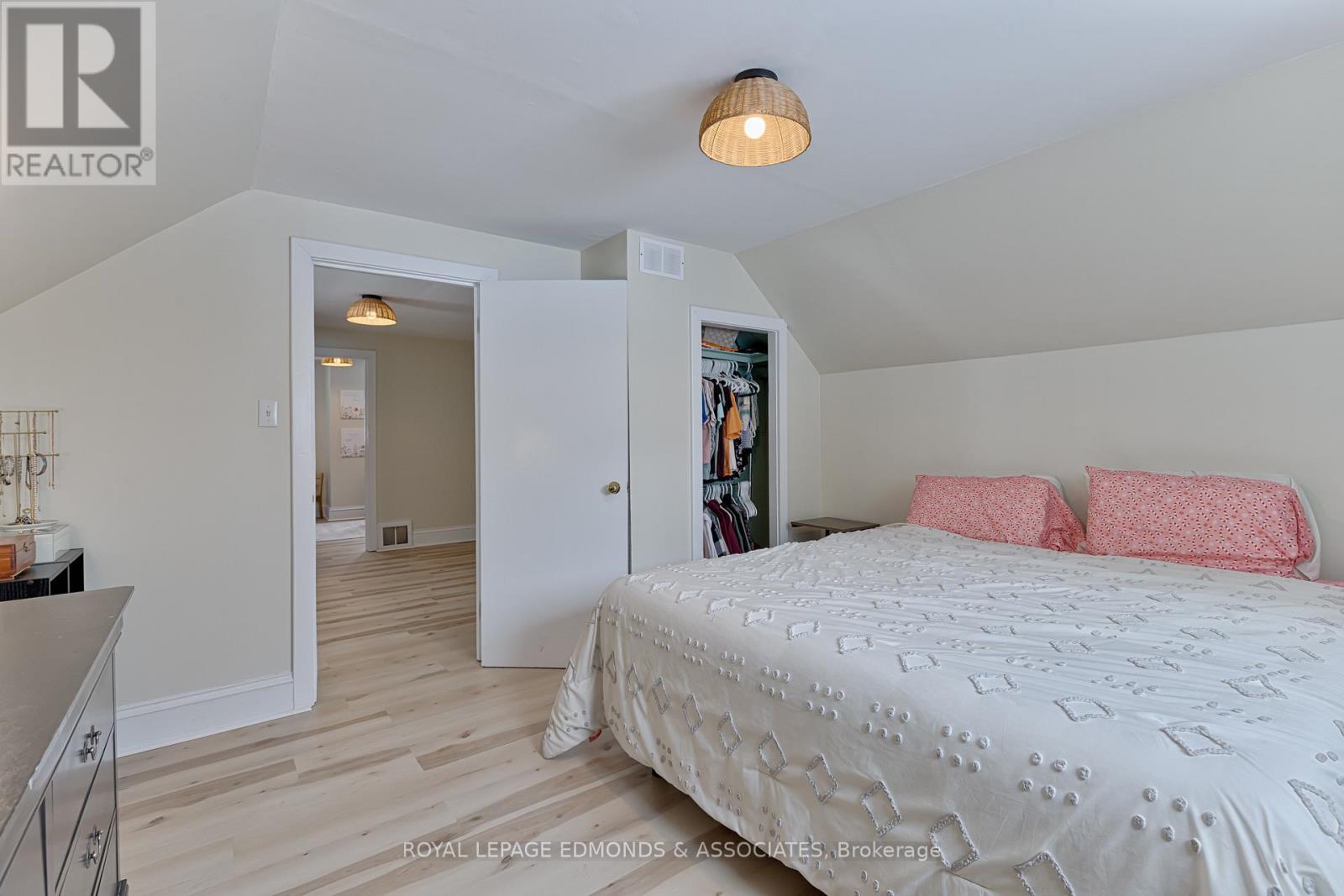 












13 PLANT ROAD

,
Laurentian Hills,




Ontario
K0J1J0

