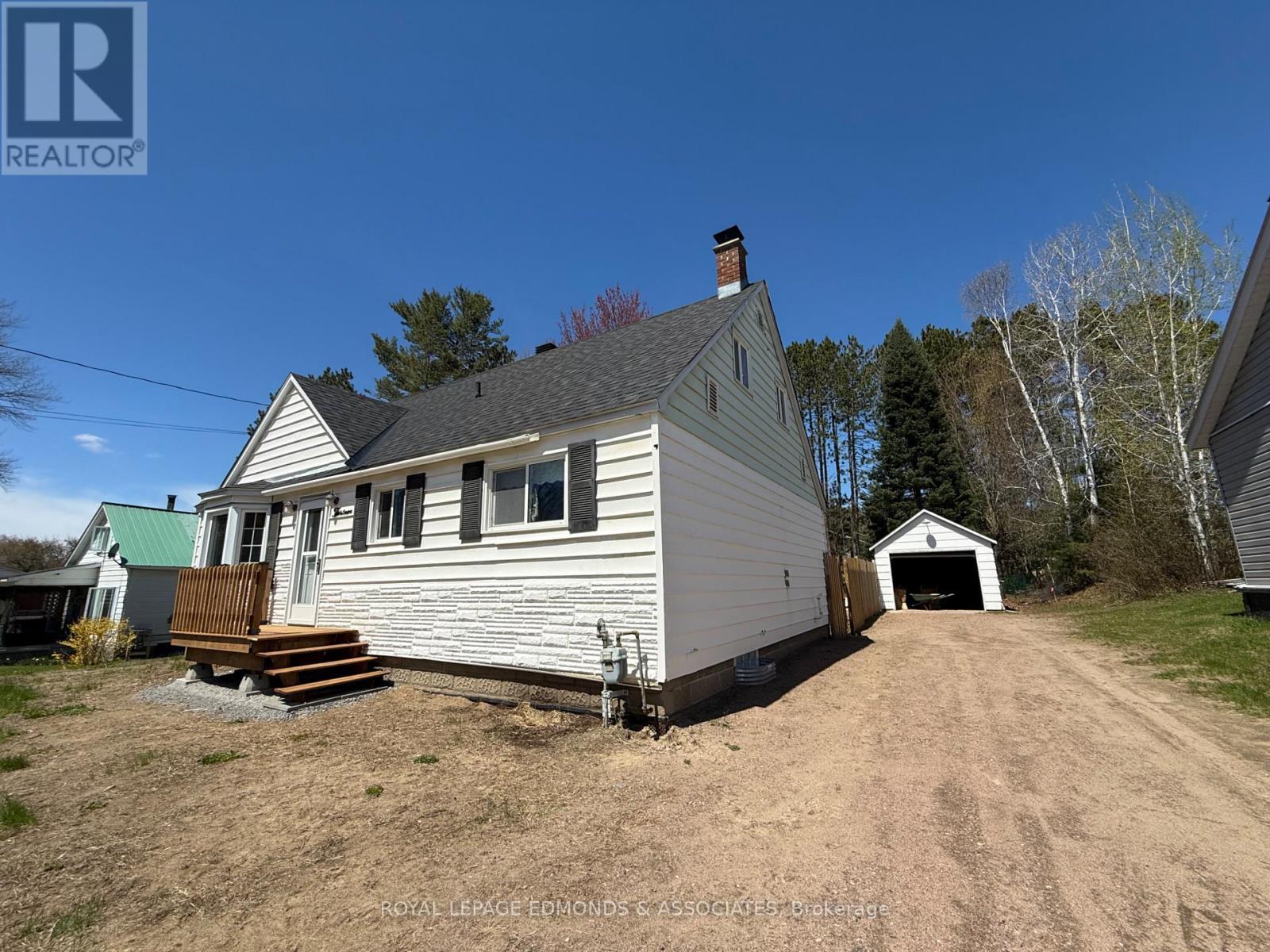 












13 PLANT ROAD

,
Laurentian Hills,




Ontario
K0J1J0

